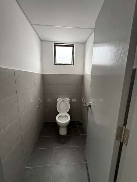 Shop / Office for Rent in Bandar Dato Onn (Tebrau) - Anna Woon - Bathroom - PropertyGuru.com.my