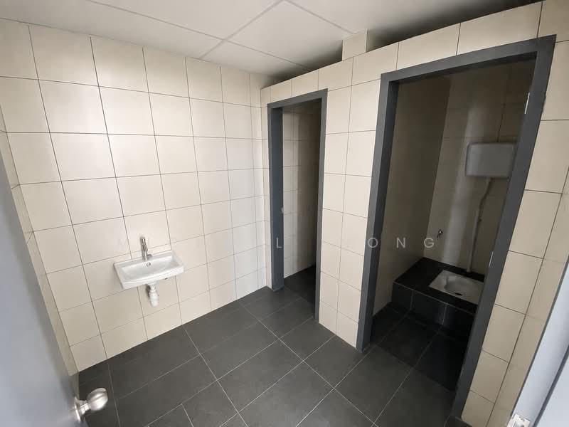 Kilang untuk Disewa di Saujana Rawang (Rawang) - Michael Siong - Bathroom - PropertyGuru.com.my
