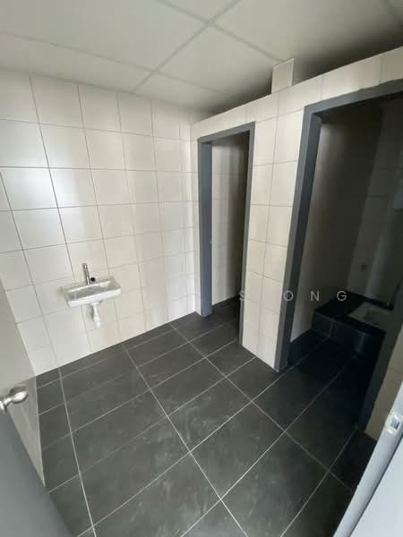 Kilang untuk Disewa di Saujana Rawang (Rawang) - Michael Siong - Bathroom - PropertyGuru.com.my