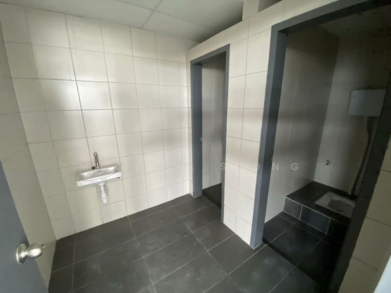 Kilang untuk Disewa di Saujana Rawang (Rawang) - Michael Siong - Bathroom - PropertyGuru.com.my