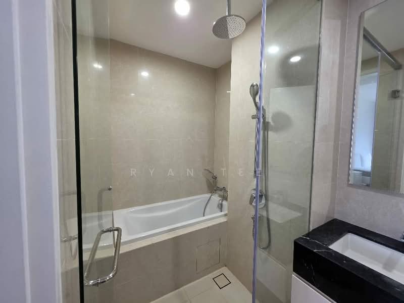 Servis Apartment untuk Disewa di Pavilion Ceylon Hill - Ryan Tee - Bathroom - PropertyGuru.com.my