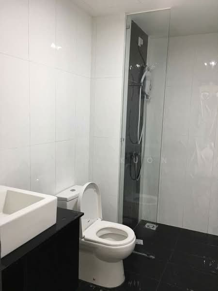 Service Residence for Rent at Menara Suria (V12) - Alice Kuon - Bathroom - PropertyGuru.com.my