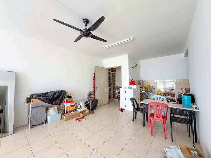 Kondominium untuk Dijual di Platinum Lake PV 13 - Syahrim Naim - Living Room - PropertyGuru.com.my