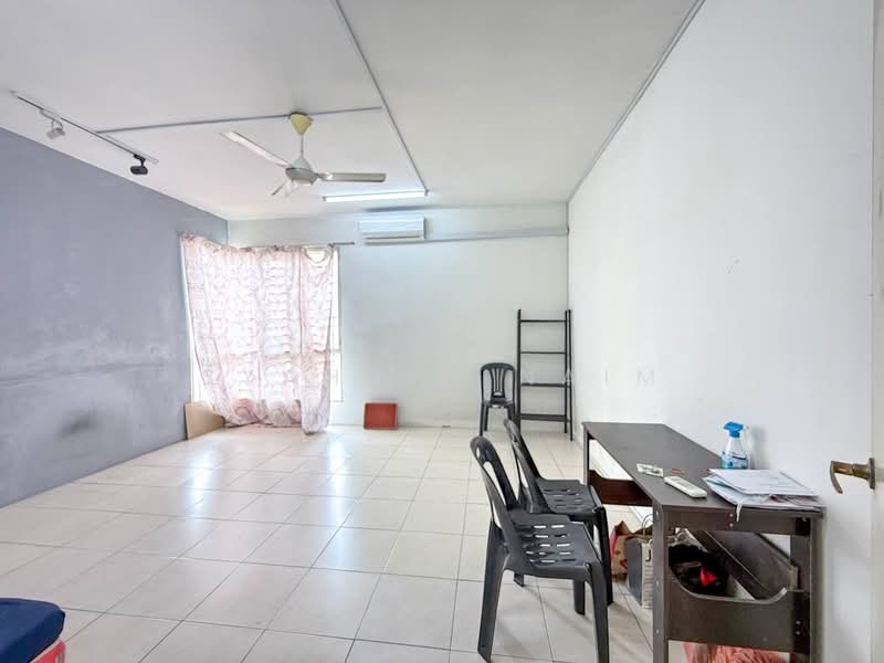 Kondominium untuk Dijual di Platinum Lake PV 13 - Syahrim Naim - Living Room - PropertyGuru.com.my
