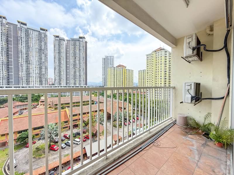 Kondominium untuk Dijual di Platinum Lake PV 13 - Syahrim Naim - Balcony - PropertyGuru.com.my