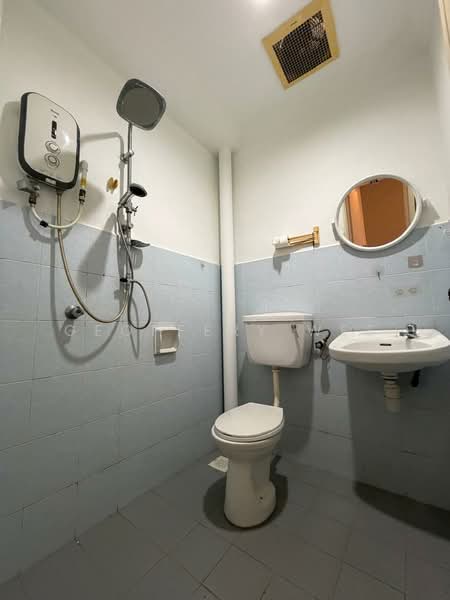 2-storey Terraced House for Sale in Taman Cheng Perdana (Cheng) - Geoffery Wee - Bathroom - PropertyGuru.com.my