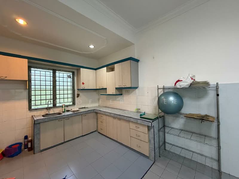 2-storey Terraced House for Sale in Taman Cheng Perdana (Cheng) - Geoffery Wee - Kitchen - PropertyGuru.com.my