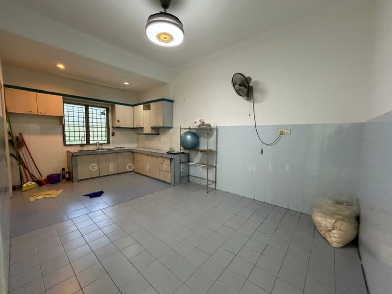 2-storey Terraced House for Sale in Taman Cheng Perdana (Cheng) - Geoffery Wee - Kitchen - PropertyGuru.com.my