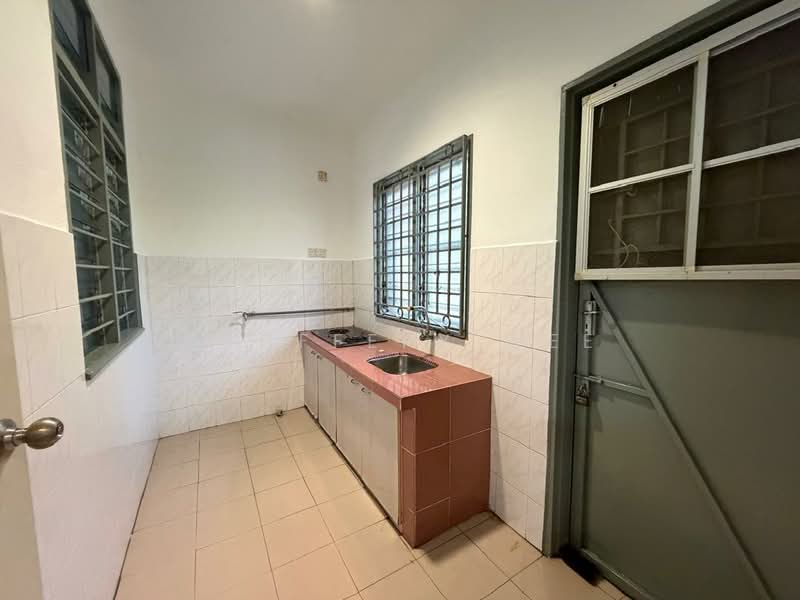 2-storey Terraced House for Sale in Taman Cheng Perdana (Cheng) - Geoffery Wee - Kitchen - PropertyGuru.com.my