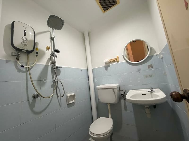 2-storey Terraced House for Sale in Taman Cheng Perdana (Cheng) - Geoffery Wee - Bathroom - PropertyGuru.com.my