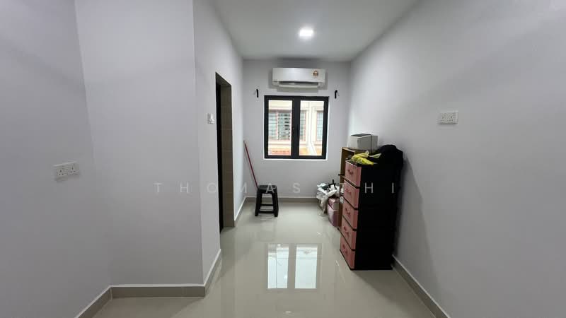2-storey Terraced House for Rent in Bandar Bukit Raja (Klang) - Thomas Thi - Corridor - PropertyGuru.com.my