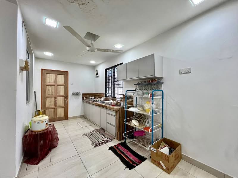 2-storey Terraced House for Sale in Hulu Langat (Selangor) - Syahrim Naim - Kitchen - PropertyGuru.com.my