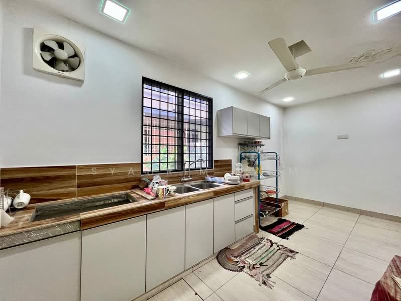 2-storey Terraced House for Sale in Hulu Langat (Selangor) - Syahrim Naim - Kitchen - PropertyGuru.com.my