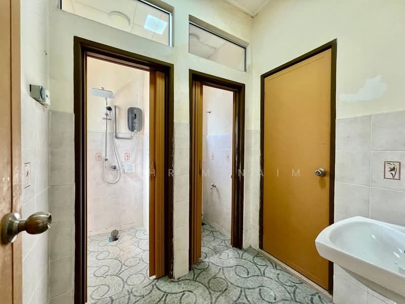 2-storey Terraced House for Sale in Hulu Langat (Selangor) - Syahrim Naim - Bathroom - PropertyGuru.com.my