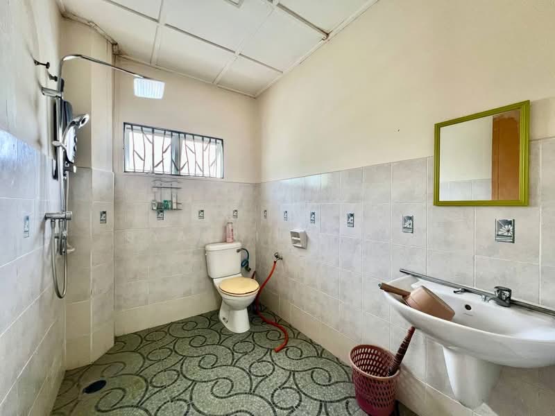 2-storey Terraced House for Sale in Hulu Langat (Selangor) - Syahrim Naim - Bathroom - PropertyGuru.com.my