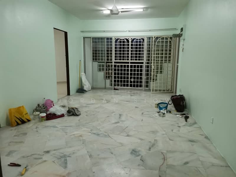 Pangsapuri untuk Dijual di Sri Endah Apartment - Jordan Siow - Living Room - PropertyGuru.com.my
