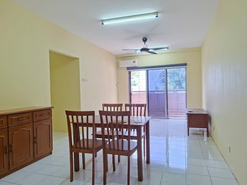 Pangsapuri untuk Disewa di Pangsapuri Saraka - Yi Jun - Living Room - PropertyGuru.com.my