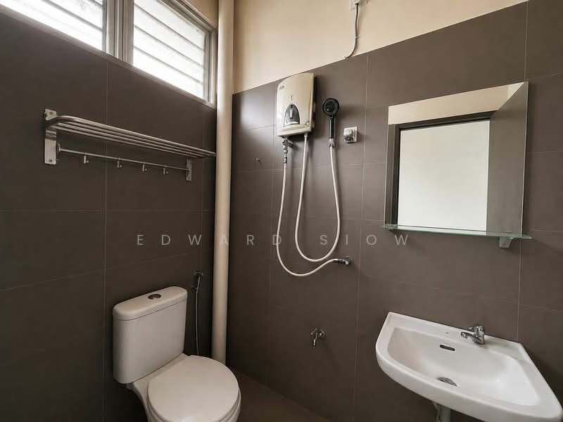 Rumah Teres 1 Tingkat untuk Disewa di Austin (Johor Bahru) - Edward Siow - Bathroom - PropertyGuru.com.my