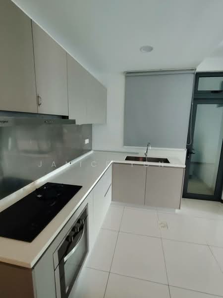 Servis Apartment untuk Disewa di Crescent Bay Suites (Teluk Bayu) - Janice Yong - Kitchen - PropertyGuru.com.my