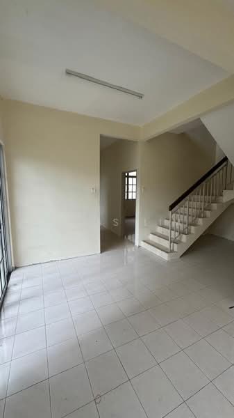 Rumah Teres 2 Tingkat untuk Dijual di Teluk Kumbar (Penang) - Lucas Lim - Living Room - PropertyGuru.com.my