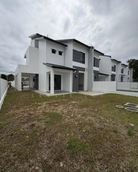 2.5-storey Terraced House for Sale in Petra Jaya (Kuching) - Leslie Loi - PropertyGuru.com.my