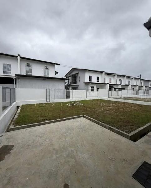 2.5-storey Terraced House for Sale in Petra Jaya (Kuching) - Leslie Loi - PropertyGuru.com.my