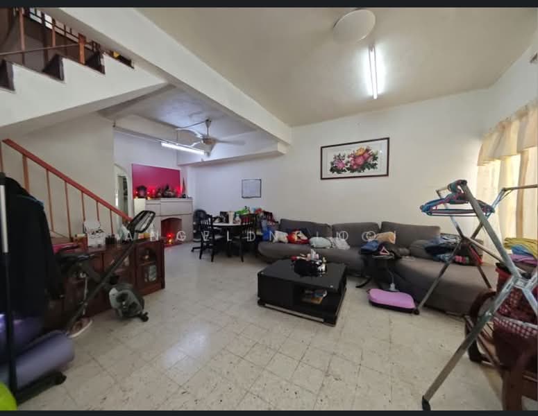 Rumah Teres 2 Tingkat untuk Dijual di Taman Universiti Indah (Seri Kembangan) - Angeline Ooi - Living Room - PropertyGuru.com.my