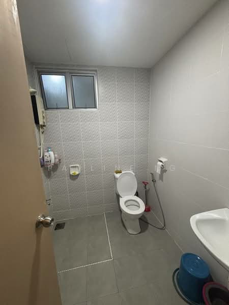 Pangsapuri untuk Dijual di Austin Suites (Permata Austin) - Pauline Ng - Bathroom - PropertyGuru.com.my