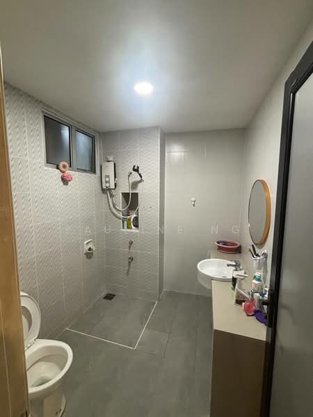 Pangsapuri untuk Dijual di Austin Suites (Permata Austin) - Pauline Ng - Bathroom - PropertyGuru.com.my
