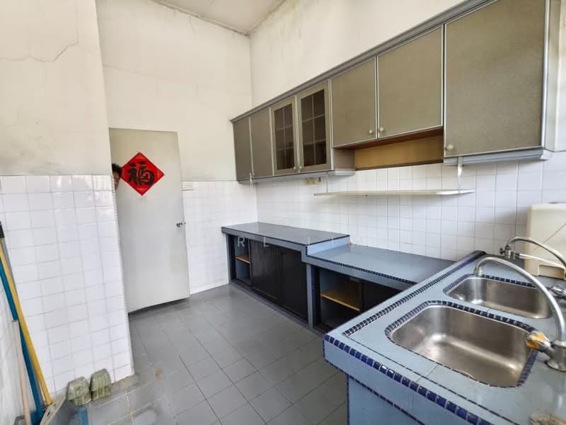 Rumah Teres 1 Tingkat untuk Dijual di Taman Bukit Rinting (Masai) - Karl Lim - Kitchen - PropertyGuru.com.my
