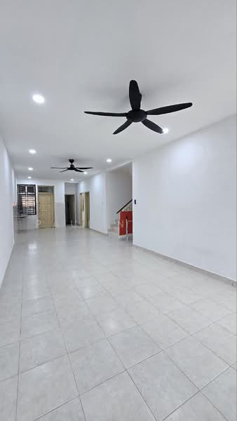 Rumah Teres 1.5 Tingkat untuk Dijual di Taman Pelangi Indah (Ulu Tiram) - Pauline Ng - Living Room - PropertyGuru.com.my