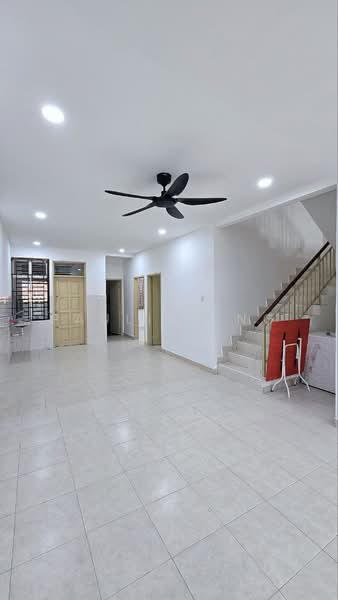 Rumah Teres 1.5 Tingkat untuk Dijual di Taman Pelangi Indah (Ulu Tiram) - Pauline Ng - Living Room - PropertyGuru.com.my
