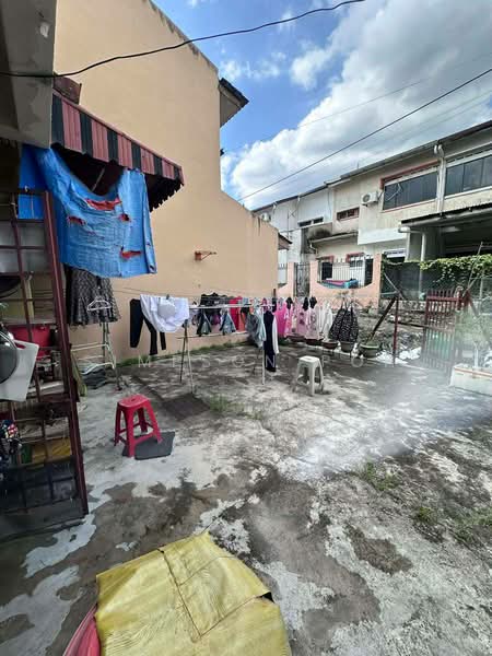 Rumah Teres 2 Tingkat untuk Dijual di Taman Pelangi (Johor Bahru) - Simpson Poh - Exterior - PropertyGuru.com.my
