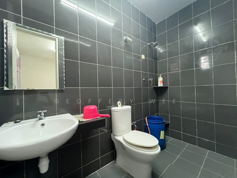 Rumah Teres 2 Tingkat untuk Disewa di Taman Satu Krubong (Krubong) - Geoffery Wee - Bathroom - PropertyGuru.com.my