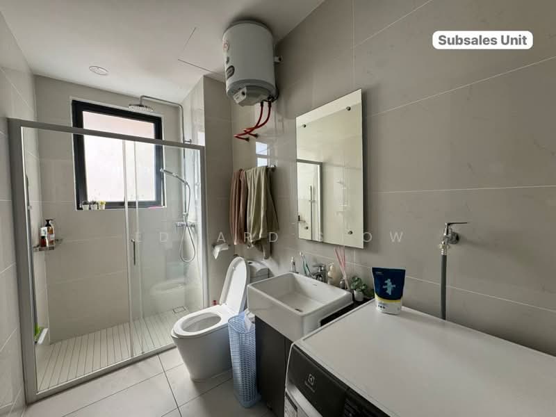 Kondominium untuk Dijual di Amberside @ Country Garden Danga Bay - Edward Siow - Bathroom - PropertyGuru.com.my
