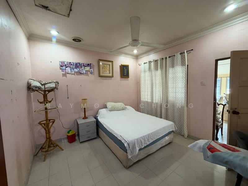 1-storey Terraced House for Sale in Bandar Baru Sri Petaling (Sri Petaling) - Raymond Chong - Bedroom - PropertyGuru.com.my