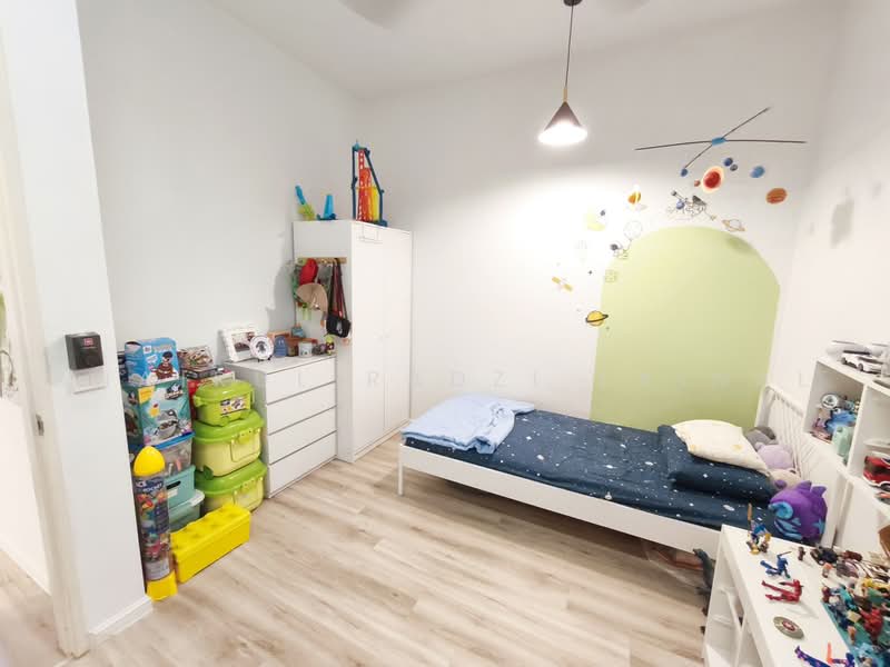 Flat for Sale at Halaman 11 - Khairul Radzi Zainal - Bedroom - PropertyGuru.com.my