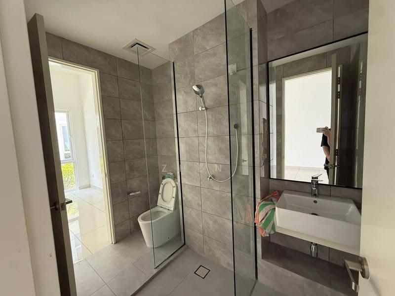 2-storey Terraced House for Sale in Aspen Vision City (Batu Kawan) - Zhen Hong - Bathroom - PropertyGuru.com.my
