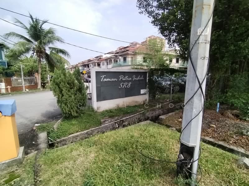 Rumah Teres 2-Tingkat untuk Dijual di Taman Putra Indah (Seri Kembangan) - Michael Choo - Exterior - PropertyGuru.com.my
