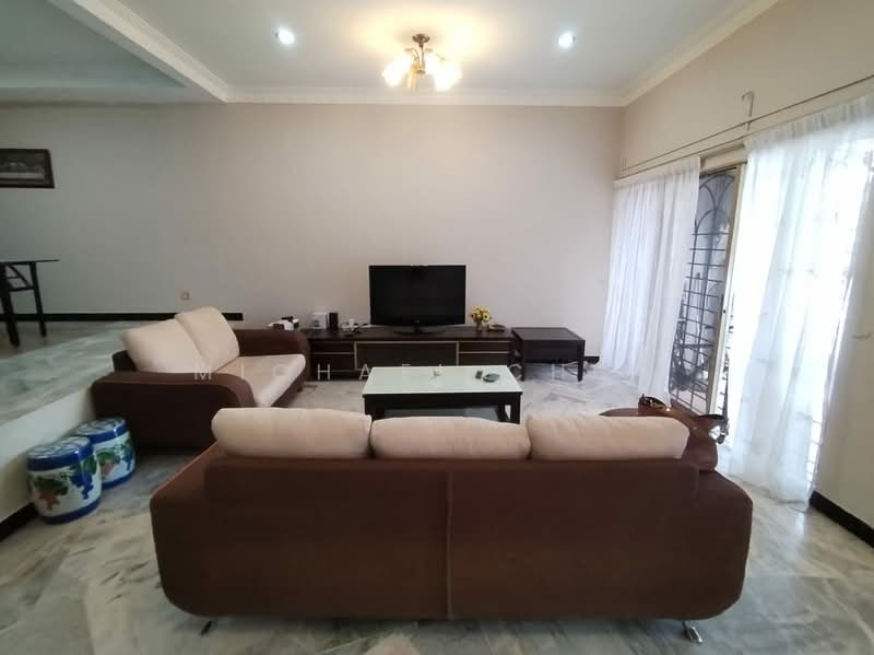 Rumah Teres 2-Tingkat untuk Dijual di Taman Putra Indah (Seri Kembangan) - Michael Choo - Living Room - PropertyGuru.com.my