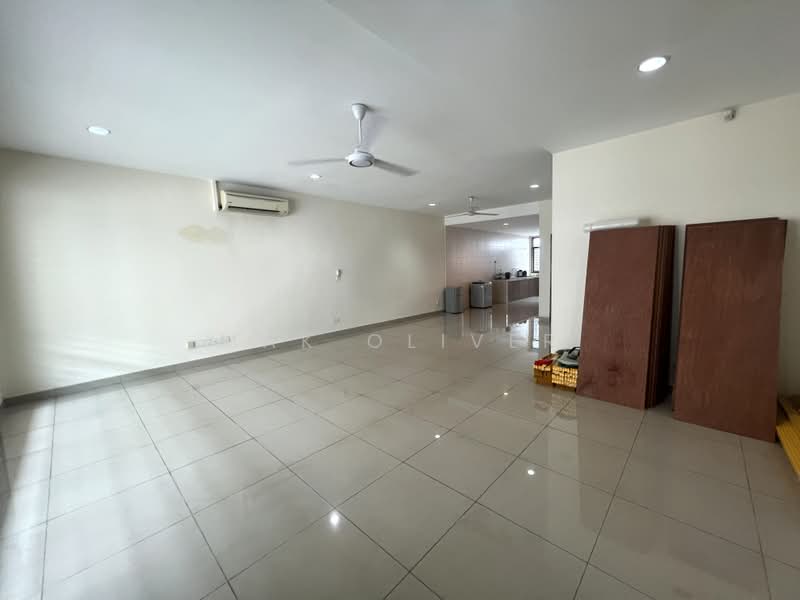 Rumah Teres 2 Tingkat untuk Dijual di Kinrara Residence (Puchong) - Mak Oliver - Living Room - PropertyGuru.com.my