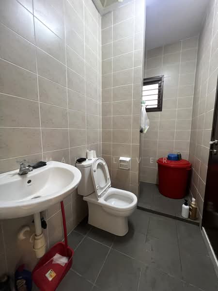 Rumah Teres 2 Tingkat untuk Dijual di Kinrara Residence (Puchong) - Mak Oliver - Bathroom - PropertyGuru.com.my