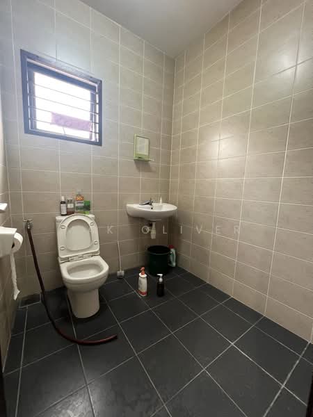 Rumah Teres 2 Tingkat untuk Dijual di Kinrara Residence (Puchong) - Mak Oliver - Bathroom - PropertyGuru.com.my
