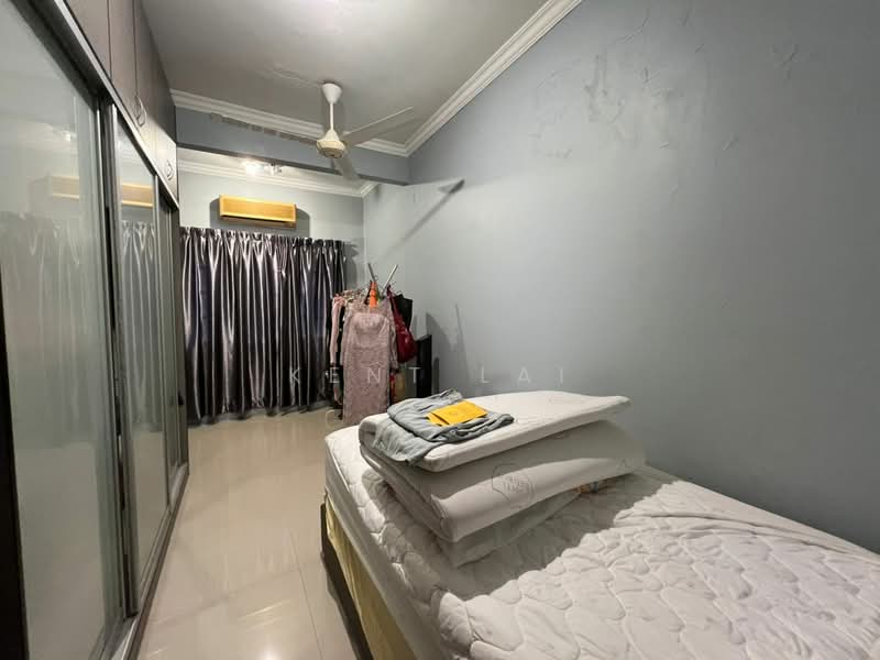 2-storey Terraced House for Sale in Bandar Kinrara Seksyen 5 (Bandar Kinrara) - Kent Lai - Bedroom - PropertyGuru.com.my