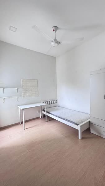 Townhouse for Sale in Taman Tropika (Bangi) - Farah Dina - Bedroom - PropertyGuru.com.my