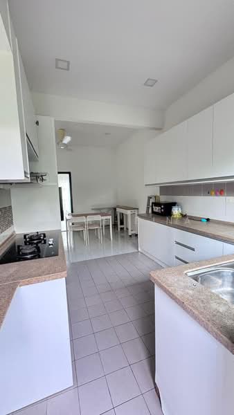 Townhouse for Sale in Taman Tropika (Bangi) - Farah Dina - Kitchen - PropertyGuru.com.my