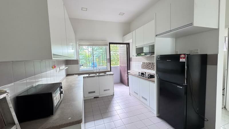 Townhouse for Sale in Taman Tropika (Bangi) - Farah Dina - Kitchen - PropertyGuru.com.my