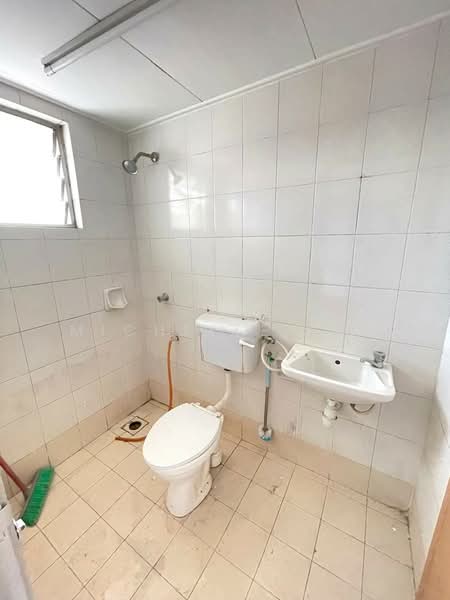 Apartment for Sale at Pangsapuri Randa - Michelle Lee - Bathroom - PropertyGuru.com.my