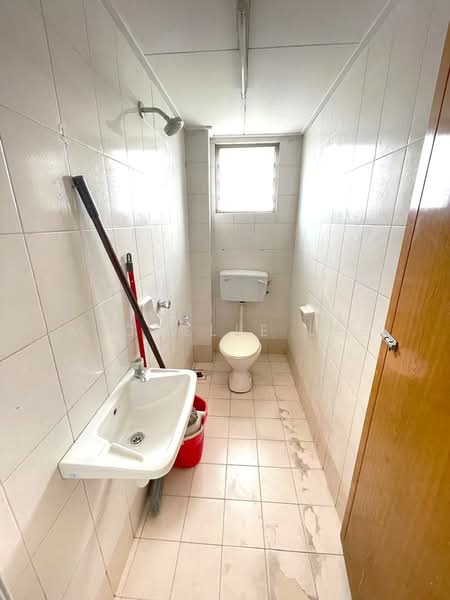 Apartment for Sale at Pangsapuri Randa - Michelle Lee - Bathroom - PropertyGuru.com.my