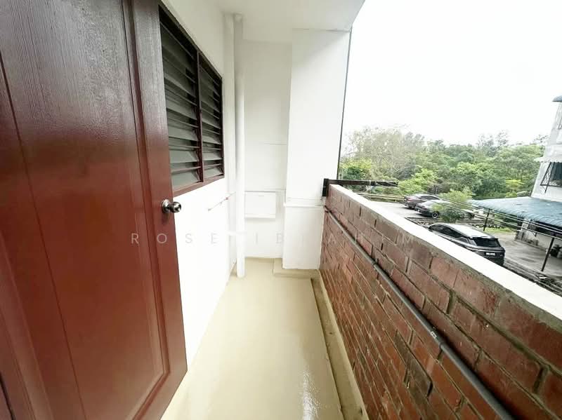 Rumah Flat untuk Disewa di Seksyen 1 Bandar Baru Bangi - Rose Ibrahim - Balcony - PropertyGuru.com.my